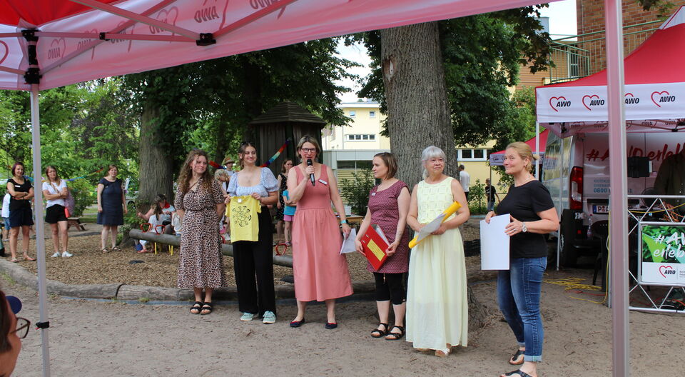 Fröhliches Jubiläumsfest trotz Sommerregens